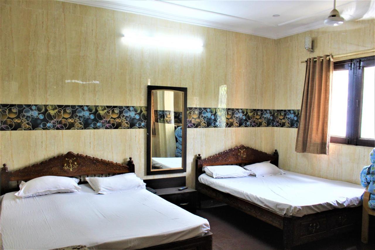 Central Guest House , Walk In Dargah & Markaz Нью-Делі Екстер'єр фото