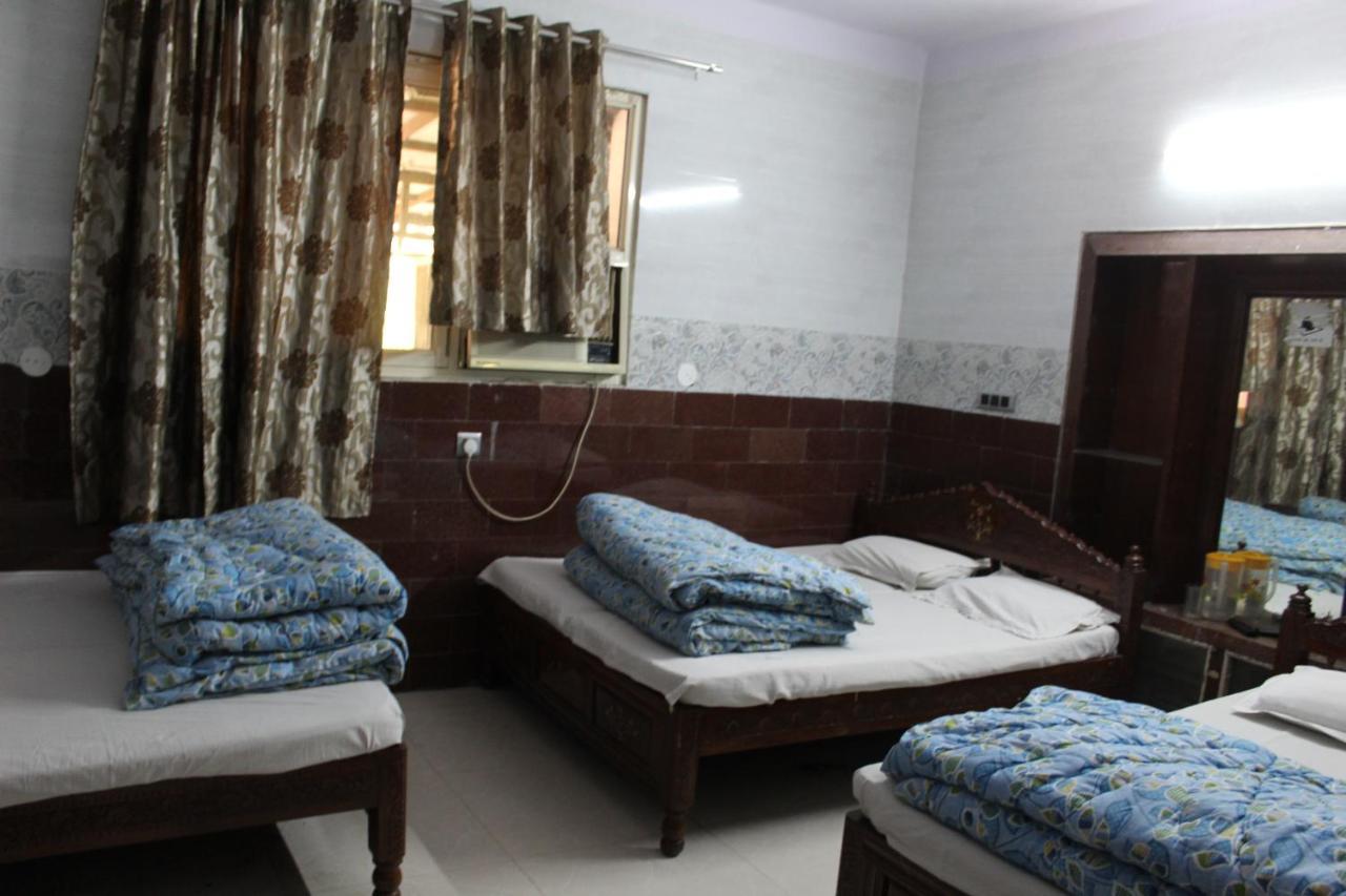 Central Guest House , Walk In Dargah & Markaz Нью-Делі Екстер'єр фото