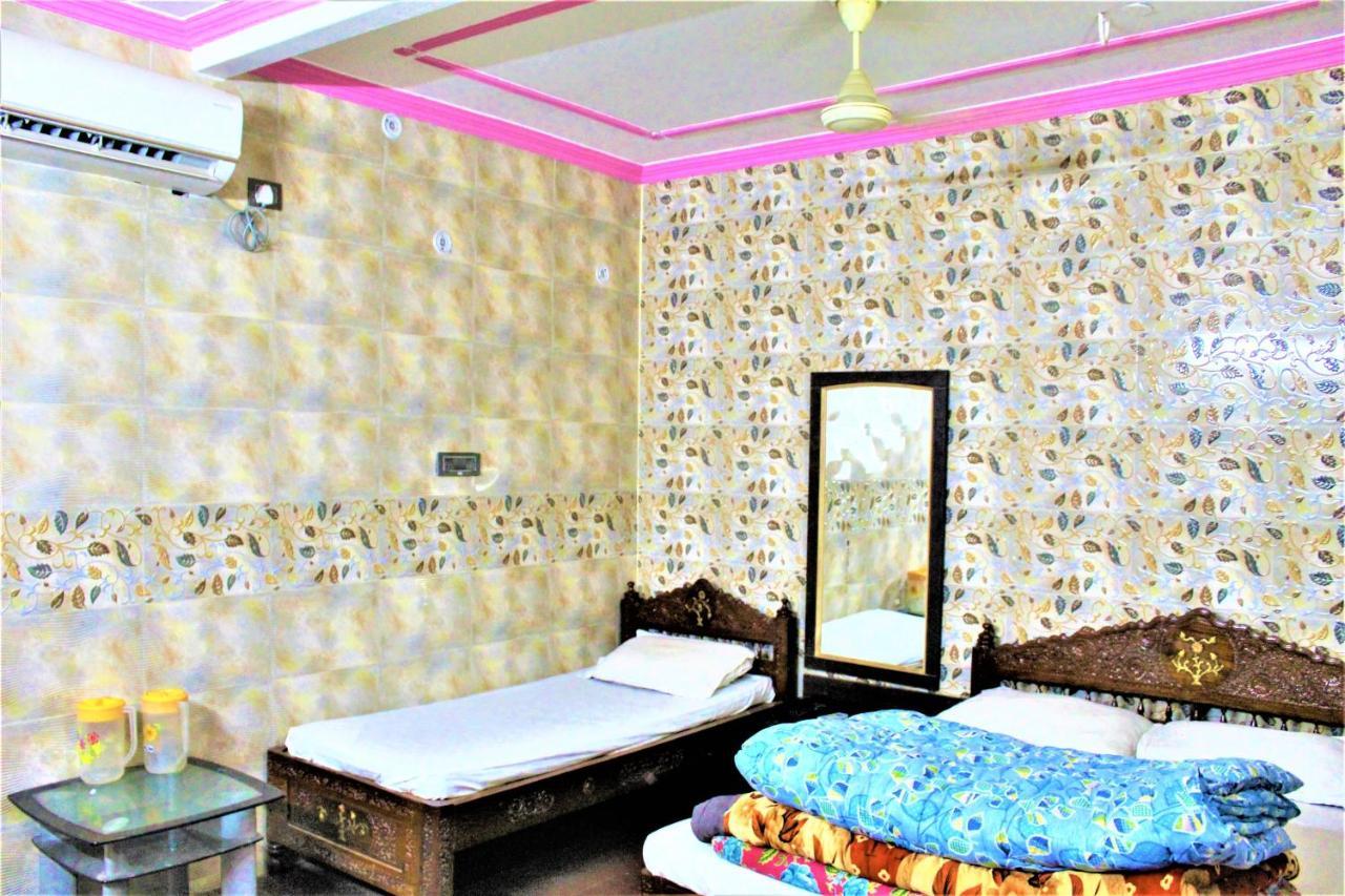 Central Guest House , Walk In Dargah & Markaz Нью-Делі Екстер'єр фото
