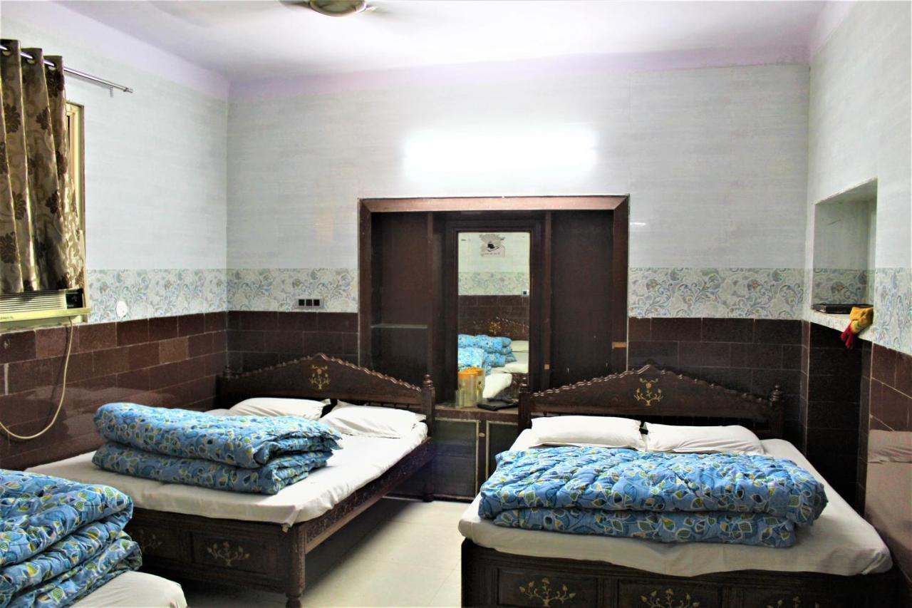 Central Guest House , Walk In Dargah & Markaz Нью-Делі Екстер'єр фото